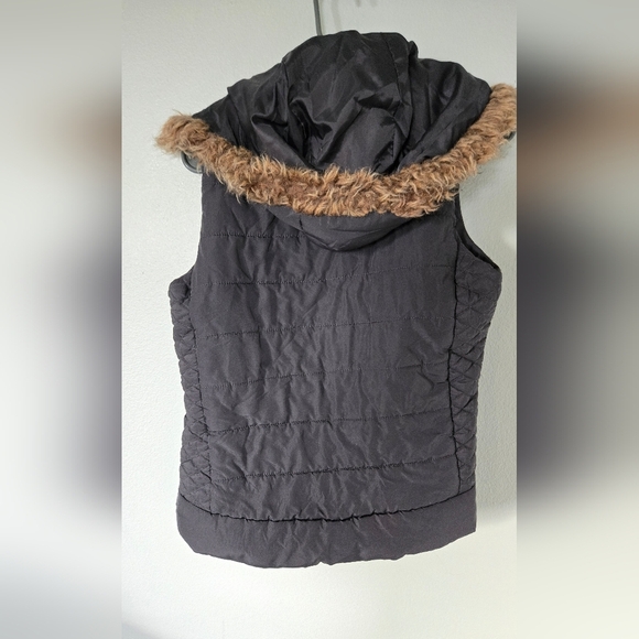 Liv and Piper Hooded Vest Size Small - Picture 6 of 6